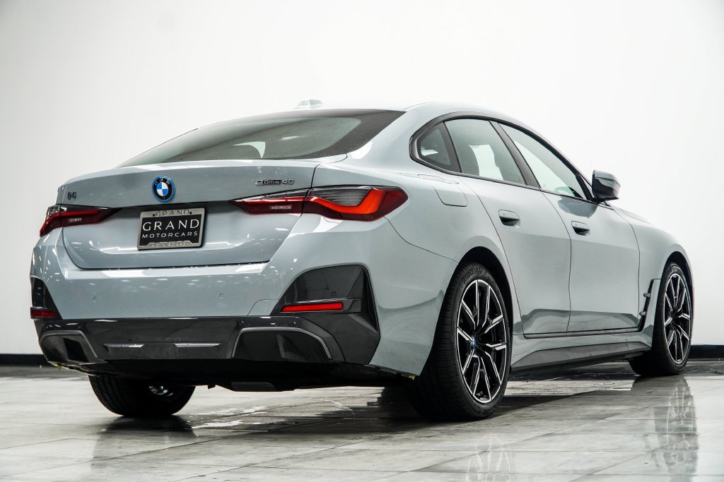 Used 2023 Gray BMW eDrive40 image 15