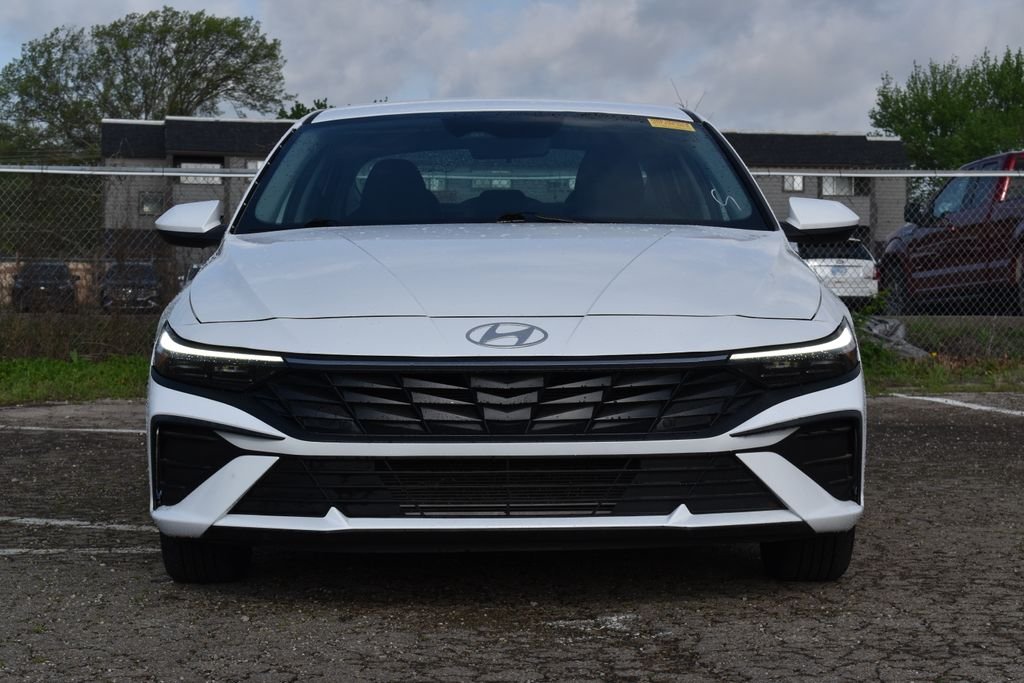 Used 2024 Hyundai Elantra SE with VIN KMHLL4DG1RU851485 for sale in Kansas City