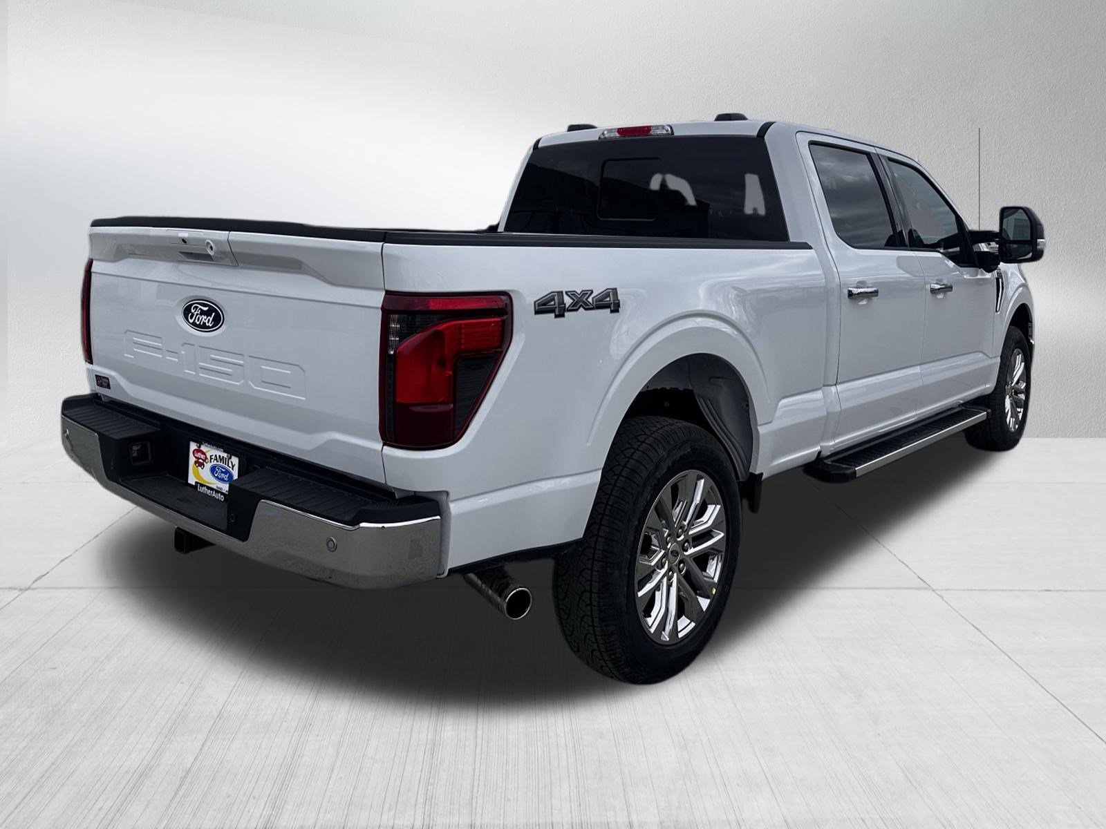 New 2026 Oxford White Ford XLT image 4