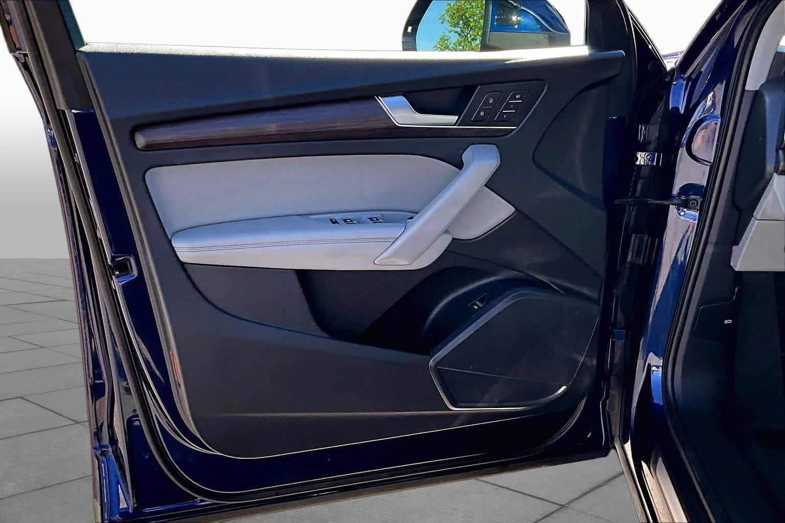 Used 2021 Navarra Blue Metallic Audi Premium Plus image 21