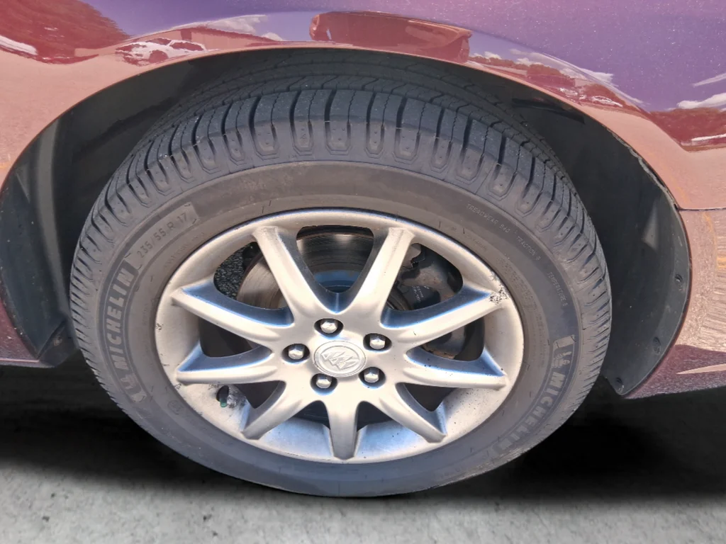 Used 2007 Red Buick CXL image 9