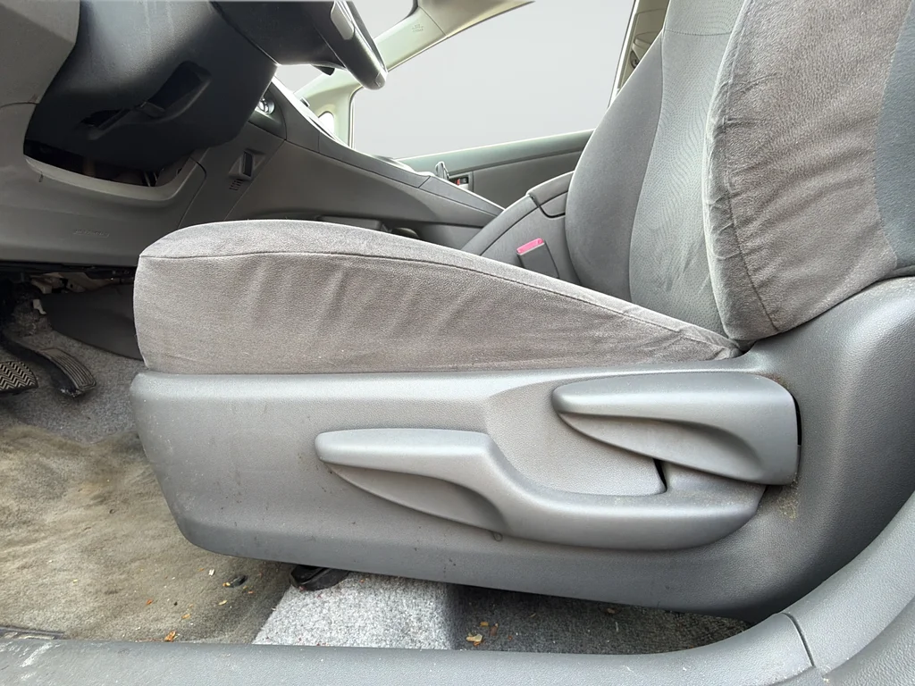 Used 2011 Silver Toyota Two image 18