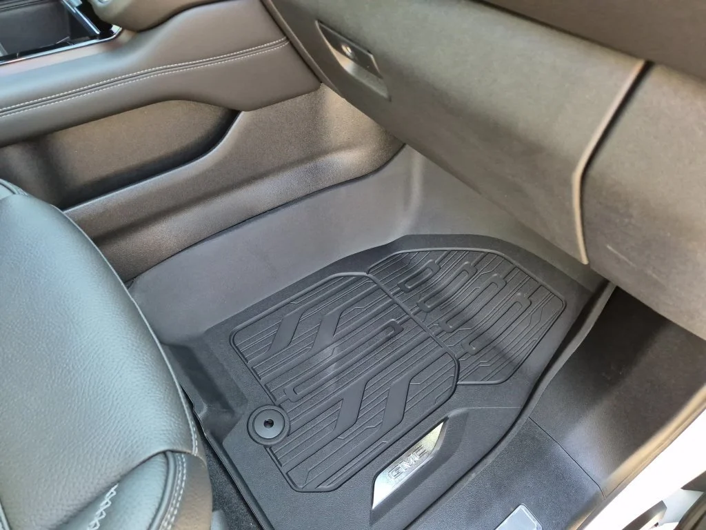 New 2026 Glacier White Tricoat GMC Denali image 39