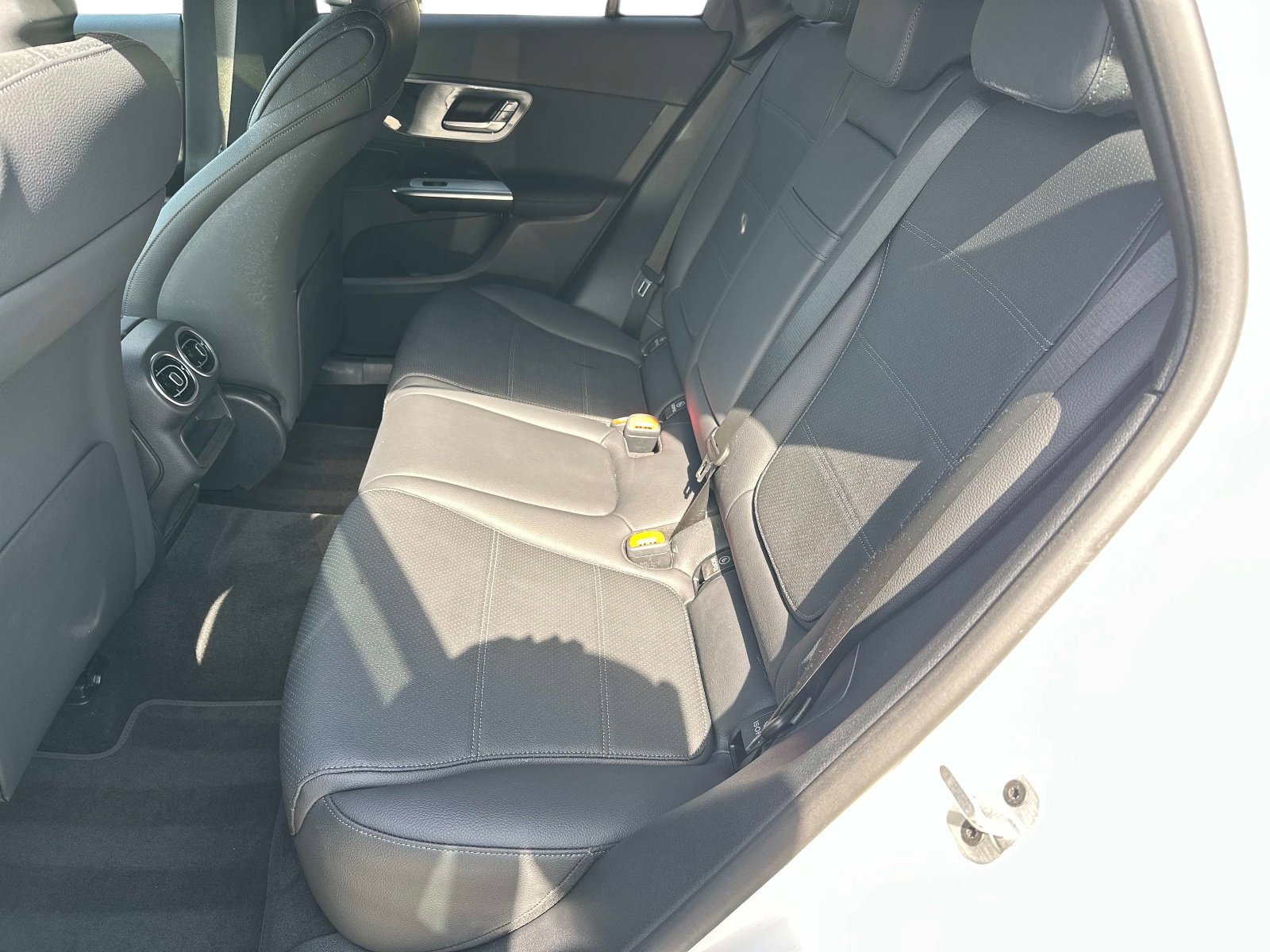 Certified Used 2025 Polar White Mercedes-Benz GLC 300 image 11