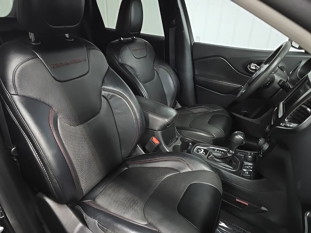 Used 2022 Black Jeep Trailhawk image 16