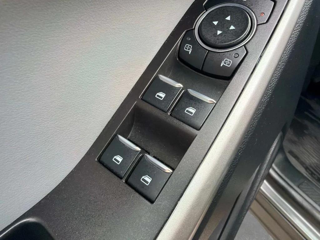 Used 2024 Gray Ford XLT image 19