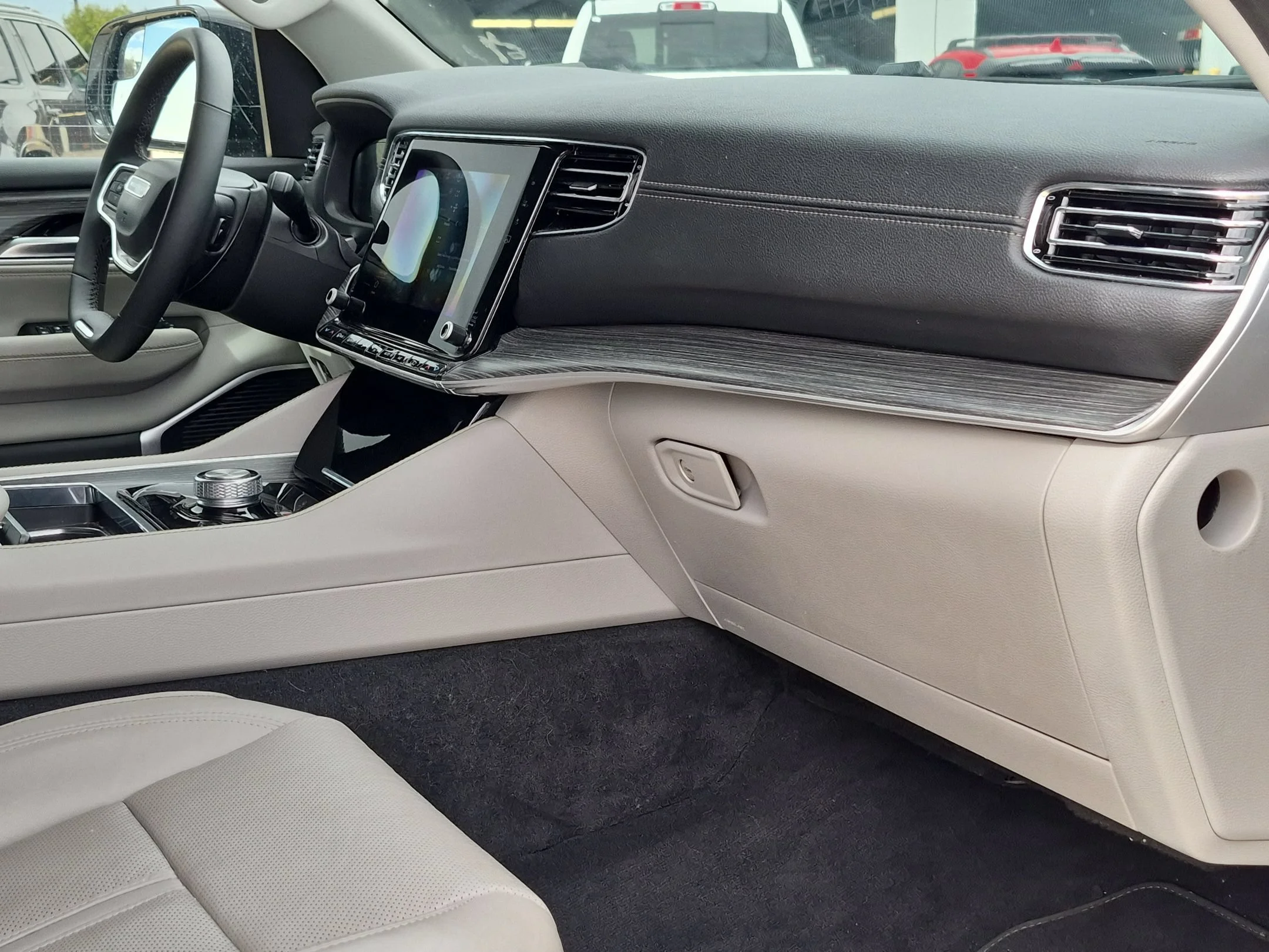 Used 2024 White Jeep Series II image 27