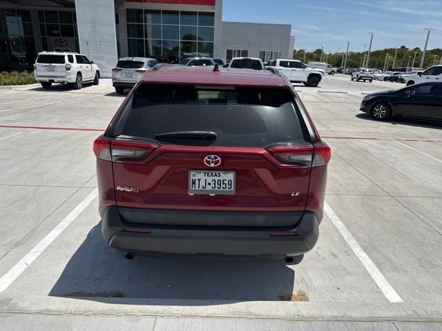 Used 2019  Toyota LE image 5