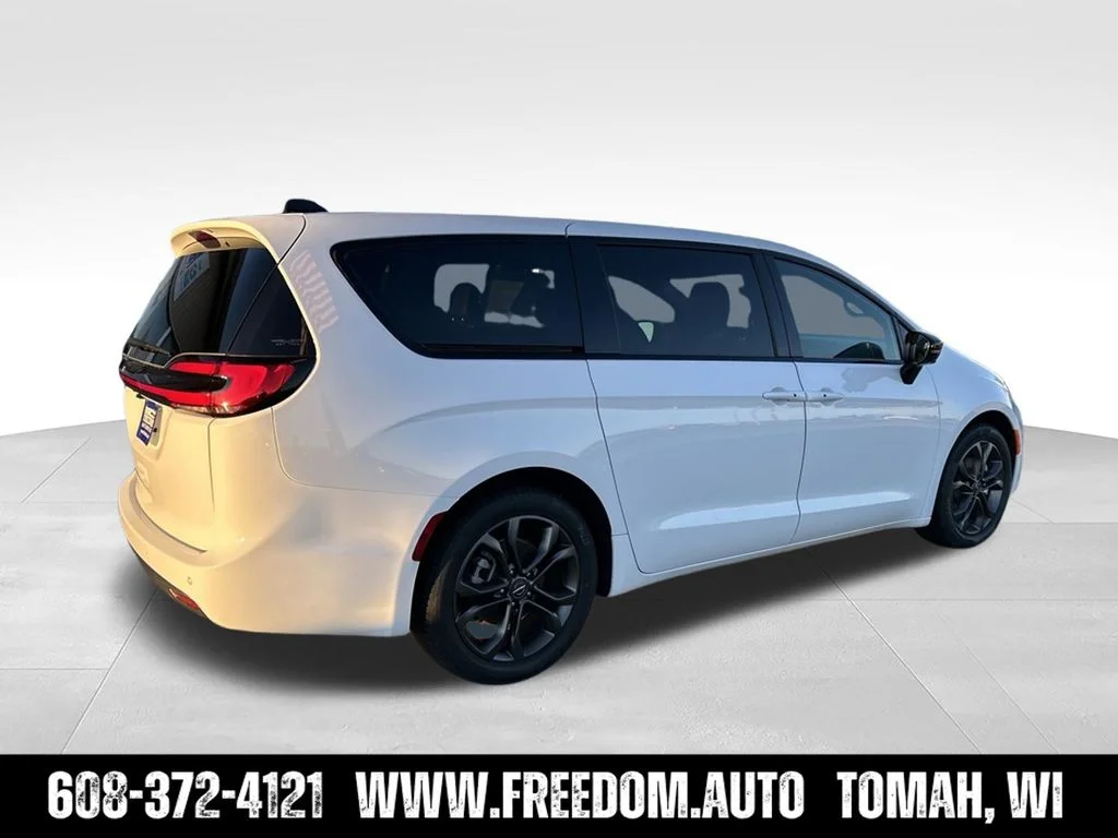 2026 Chrysler Pacifica Select - Photo 8
