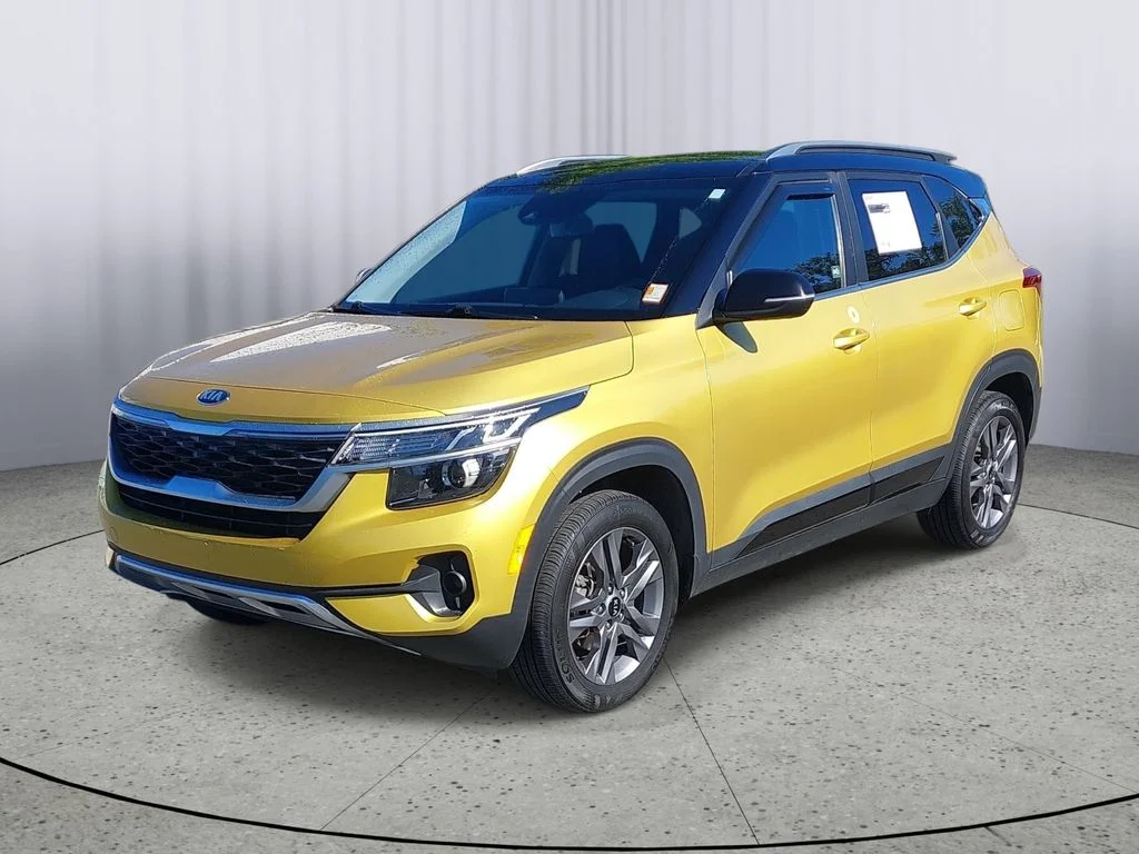Used 2021 Yellow Kia S image 7