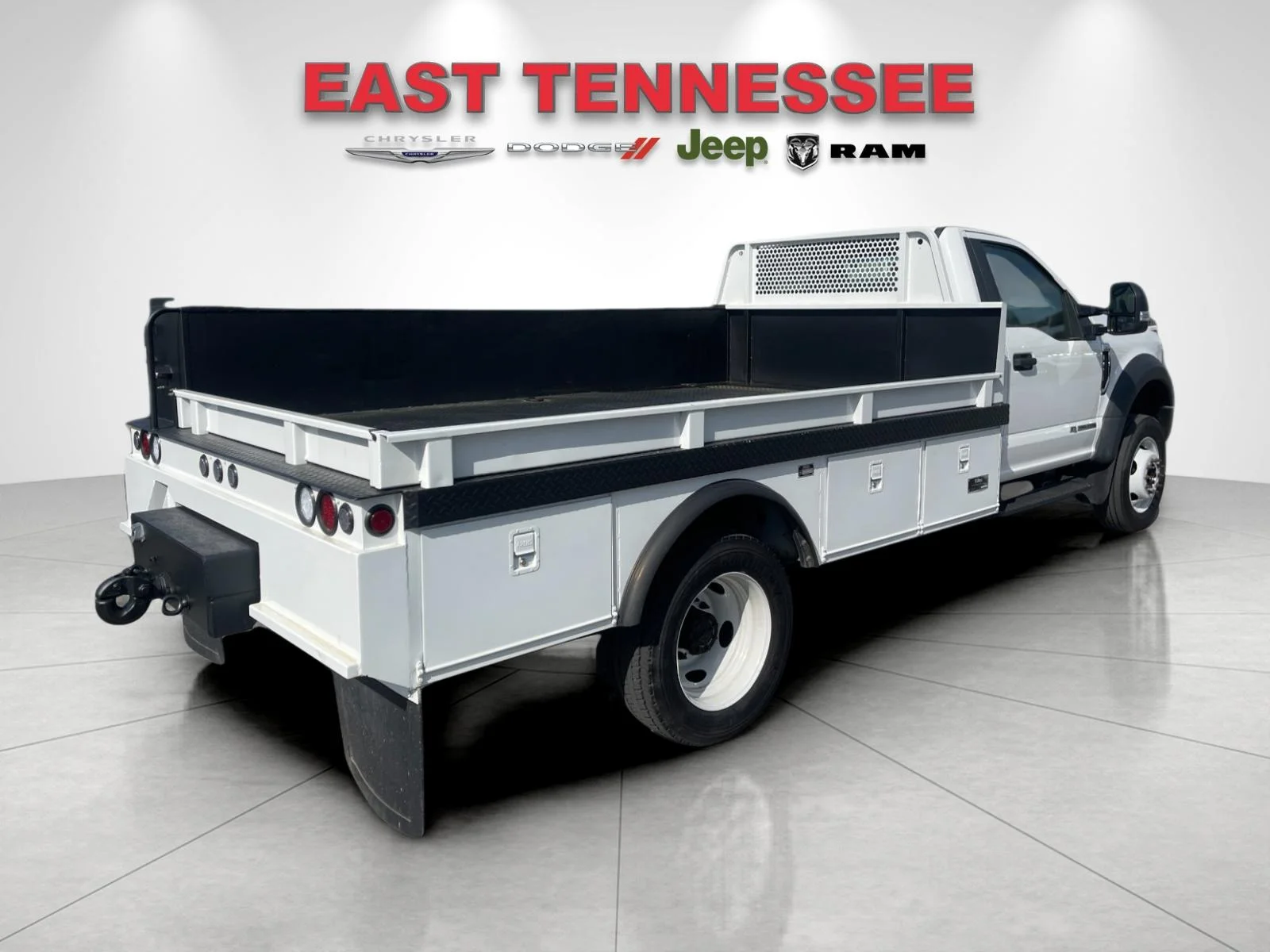 Used 2018 White Ford XL image 3