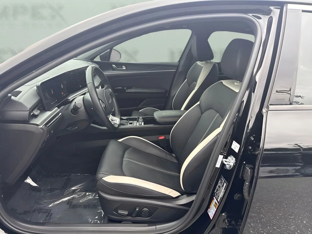 Used 2025 Black Kia GT-Line image 5