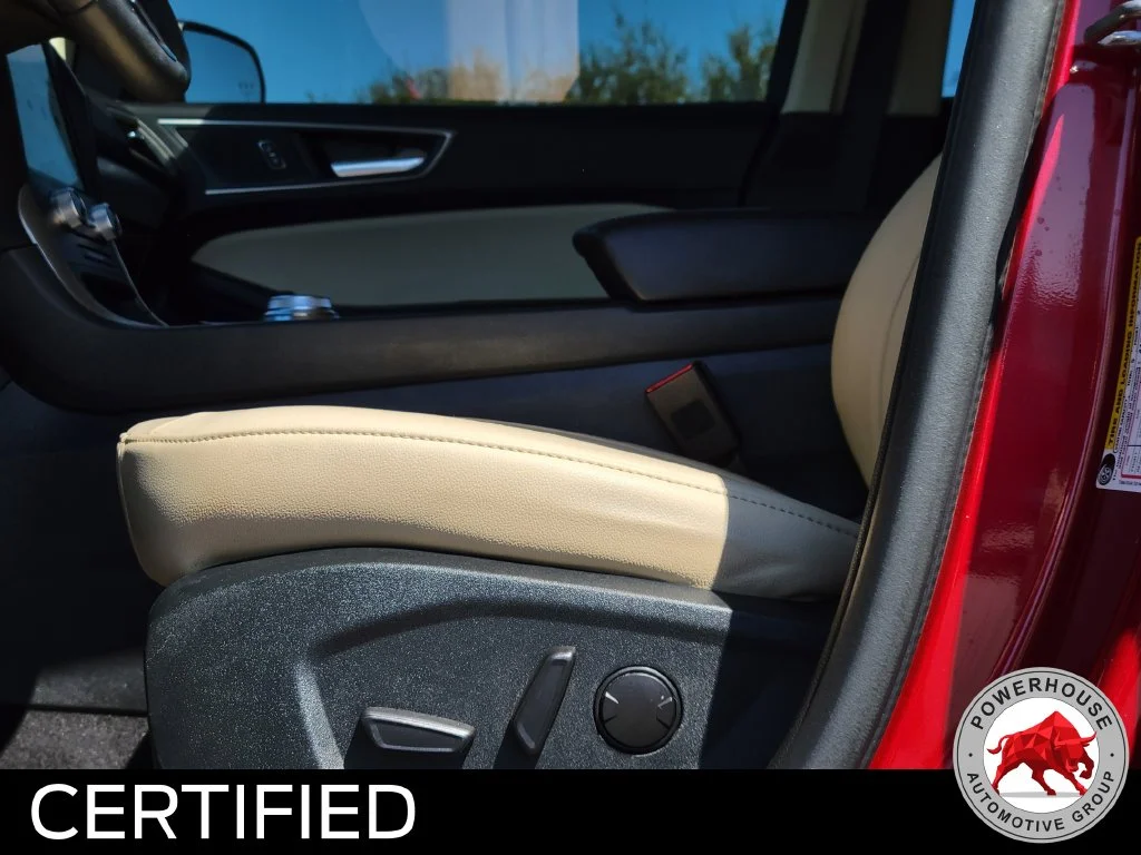 Used 2022 Red Ford SEL image 25
