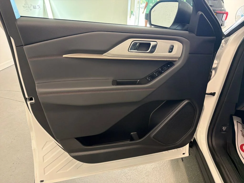 New 2027 Star White Metallic Tri-Coat Ford Active image 11