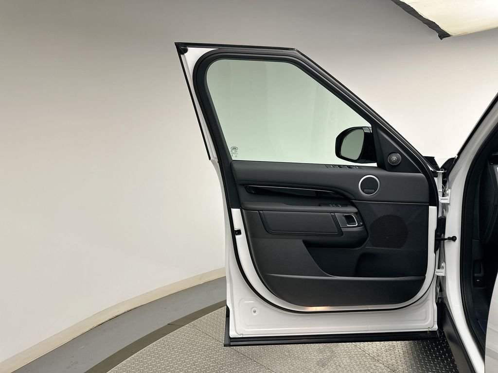 New 2026 Fuji White Land Rover S image 9