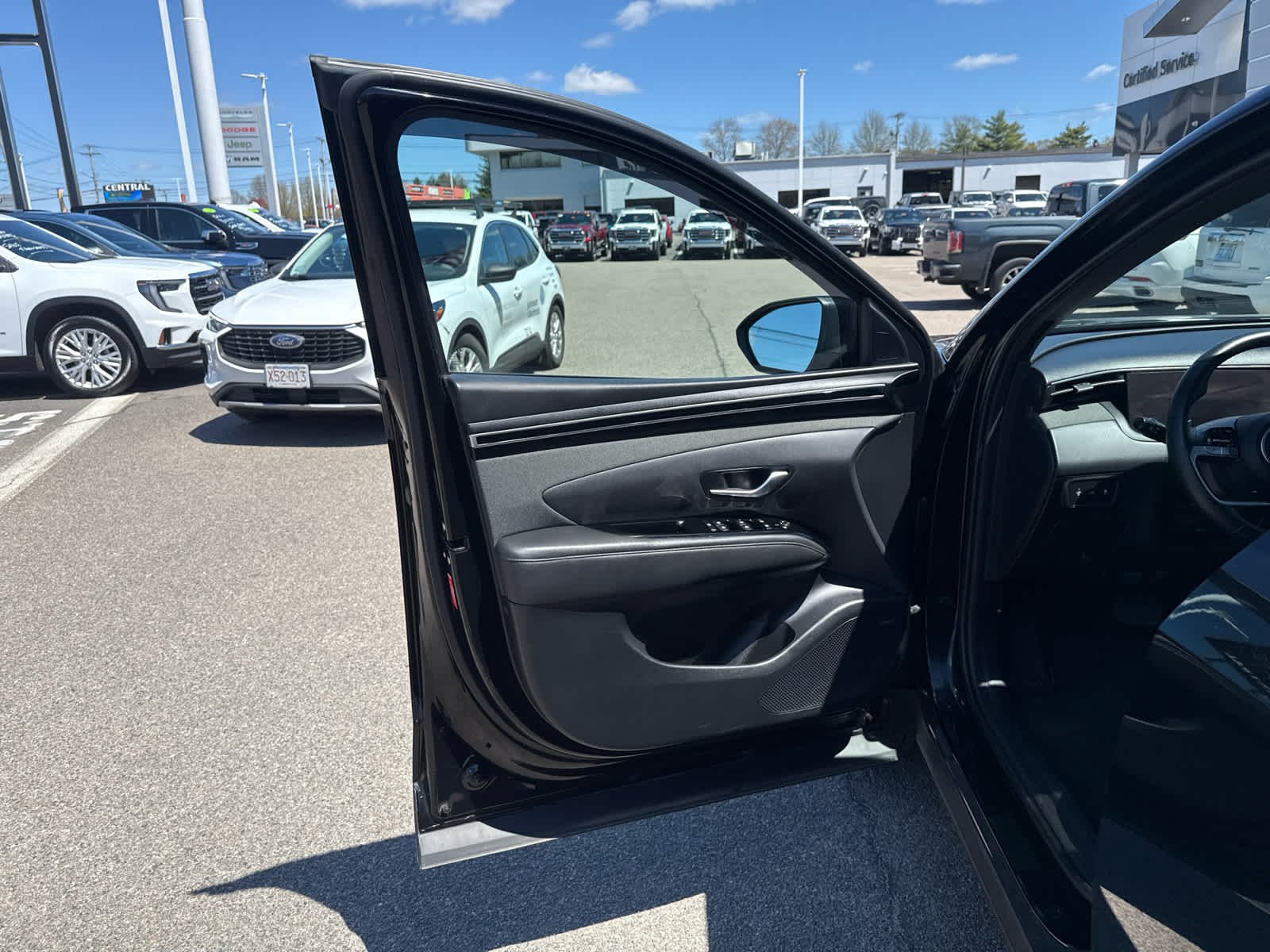Used 2023 Black Hyundai Limited image 13