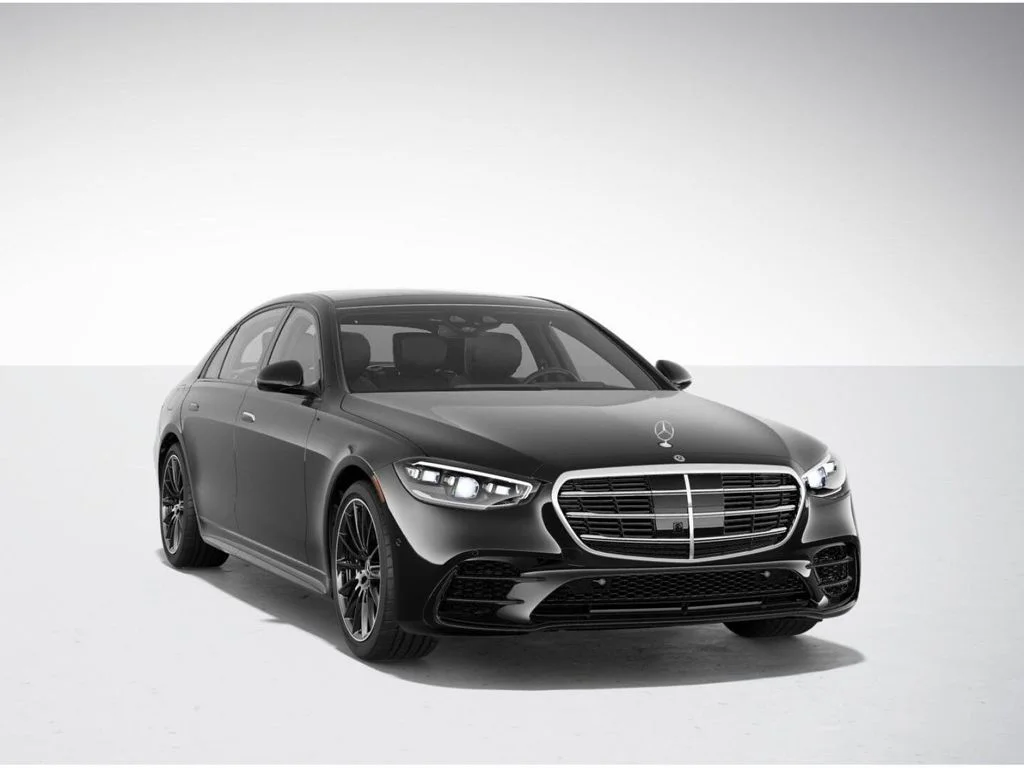 Used 2025 Black Mercedes-Benz S 580e image 9