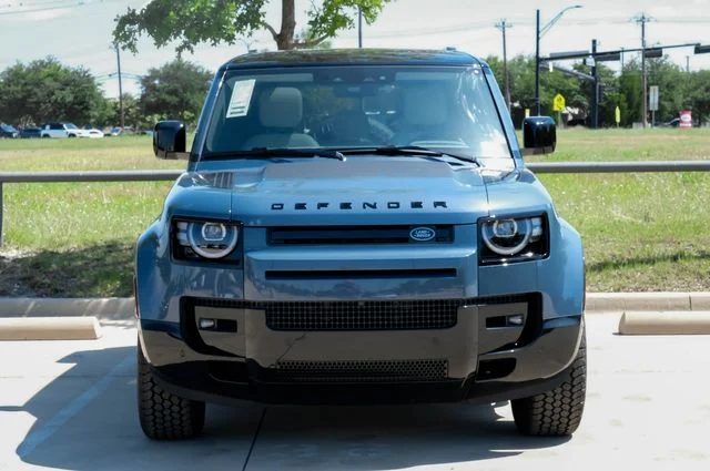 New 2026 Tasman Blue Land Rover X-Dynamic SE image 6