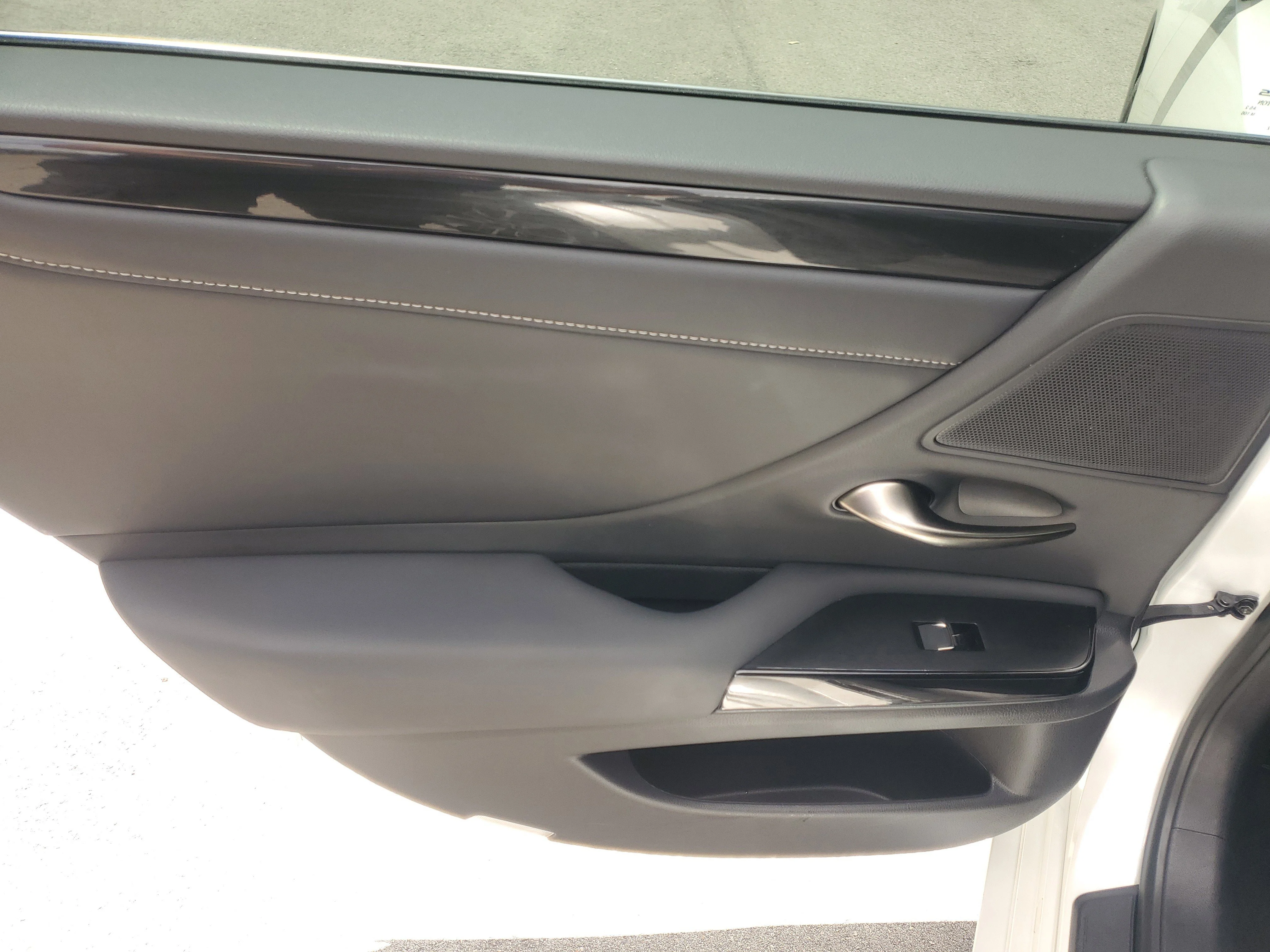 Certified Used 2023 Ultra White Lexus ES 350 image 13