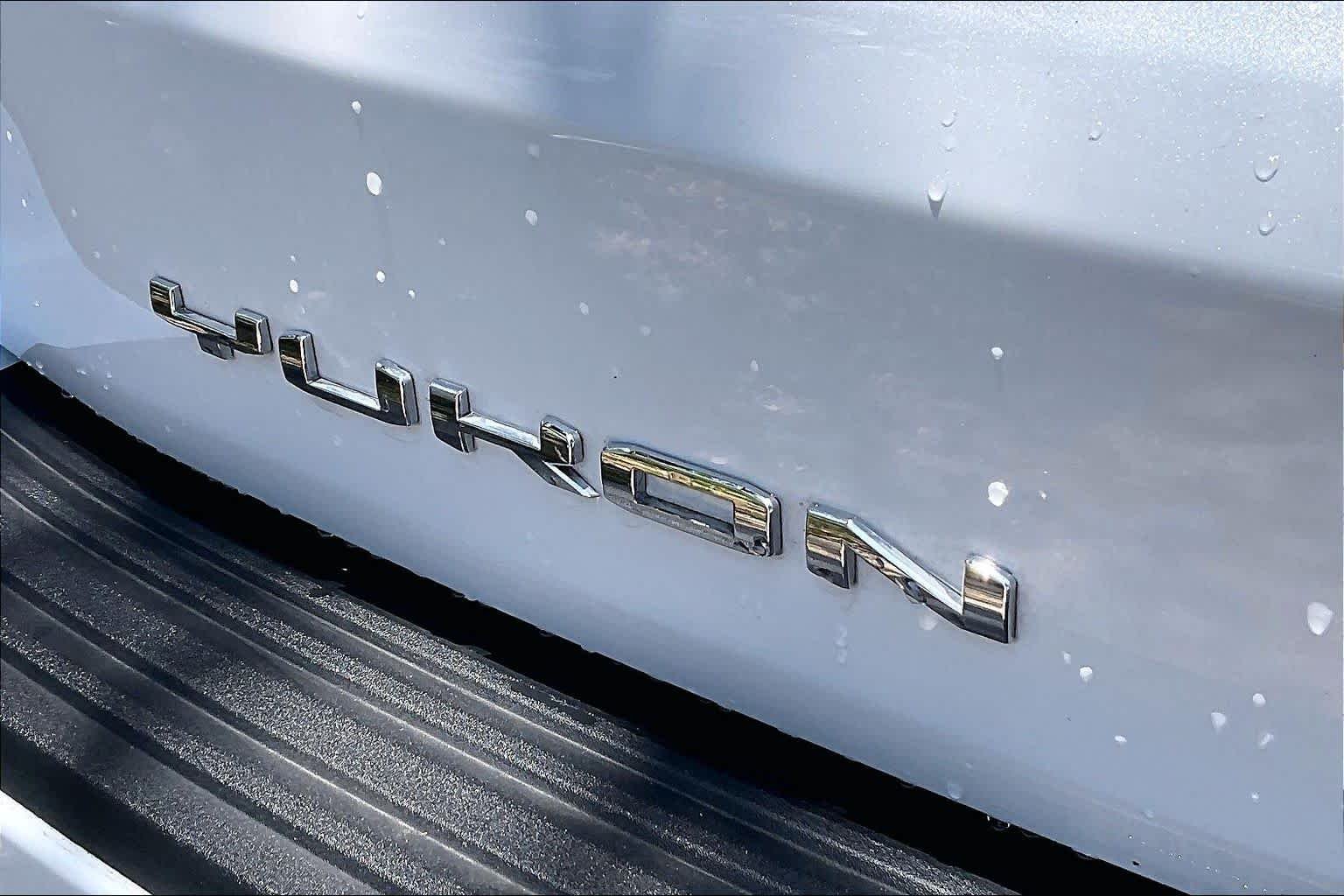 Used 2026 Glacier White Tricoat GMC Denali Ultimate image 10