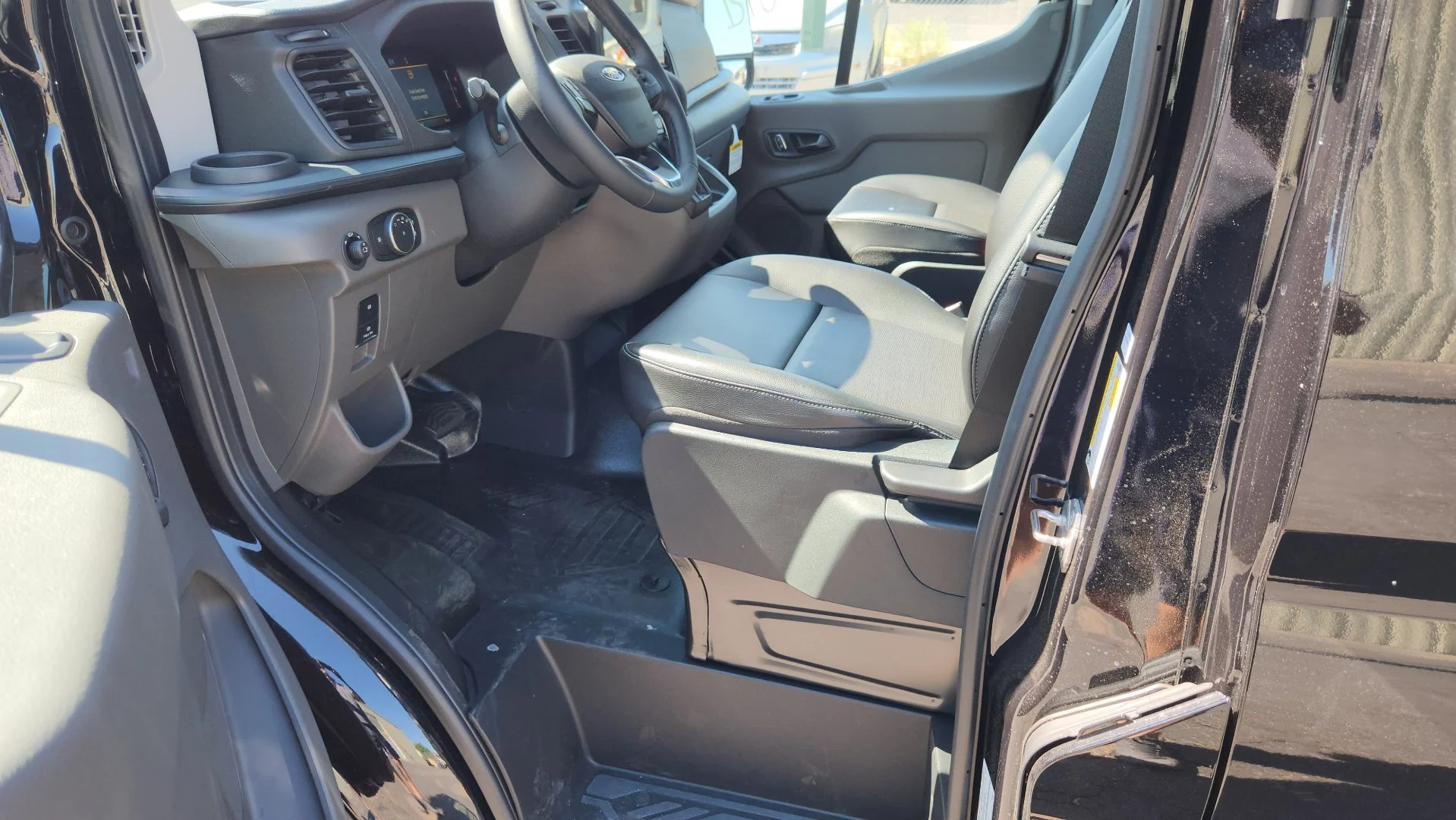 New 2026 Agate Black Metallic Ford Base image 13
