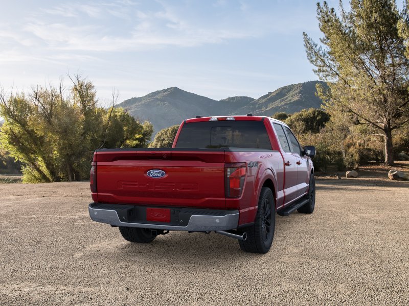 New 2026 Ruby Red Metallic Tinted Clearcoat Ford XLT image 32