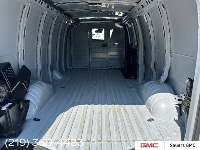 2024 Chevrolet Express Cargo Work Van - Photo 22