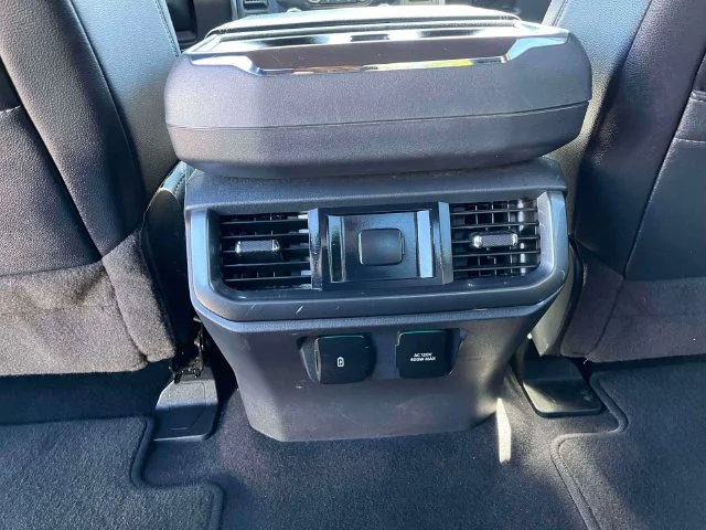 Used 2023 Avalanche Ford XLT image 16