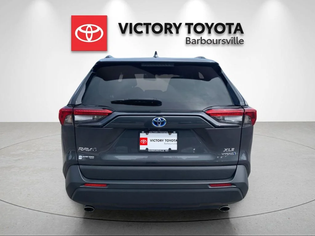 Used 2024 Gray Toyota XLE image 4