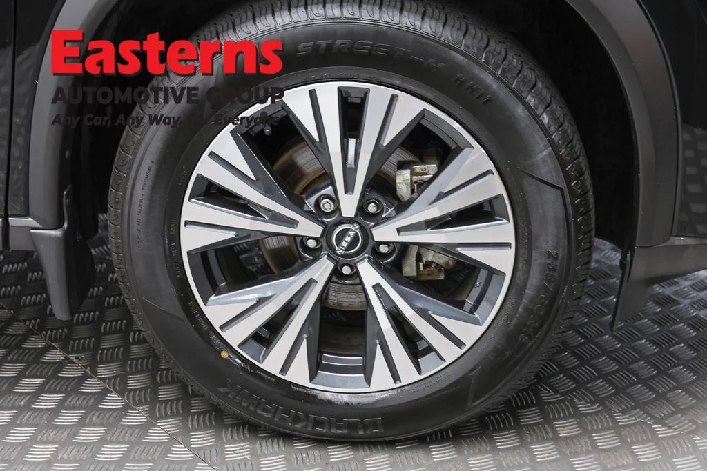 Used 2023 Black Nissan SV image 33