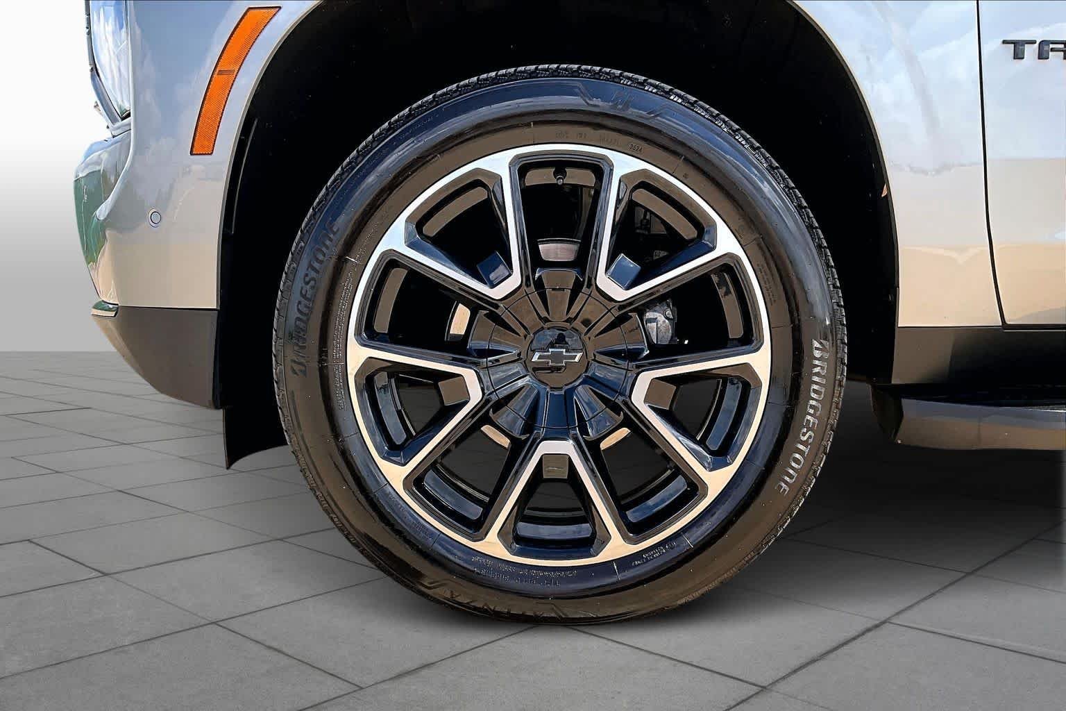 Used 2025 Sterling Gray Metallic Chevrolet RST image 10