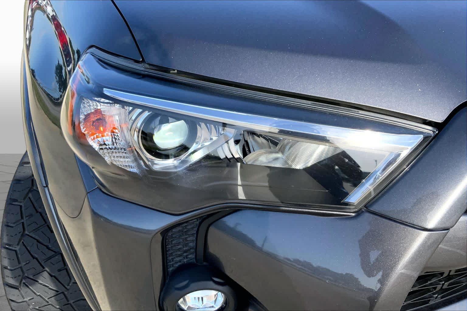 Used 2022 Magnetic Gray Metallic Toyota SR5 image 26