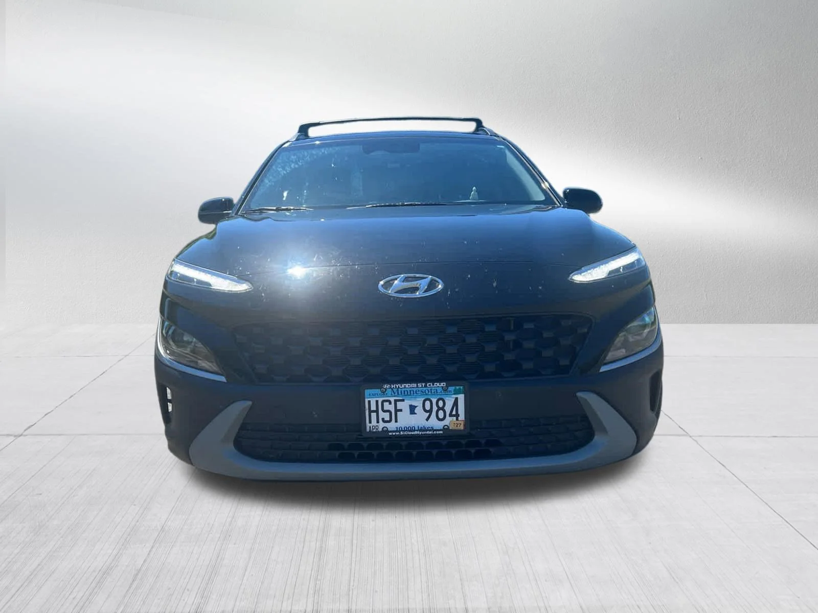 Used 2022 Ultra Black Hyundai SEL image 2