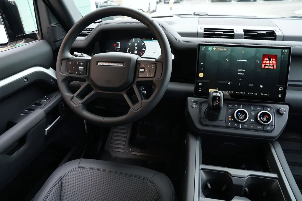 New 2026 Fuji White Land Rover X-Dynamic SE image 15