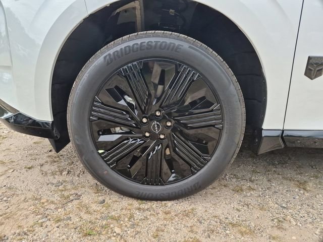 New 2027 Everest White Pearl TriCoat Nissan Dark Armor image 9