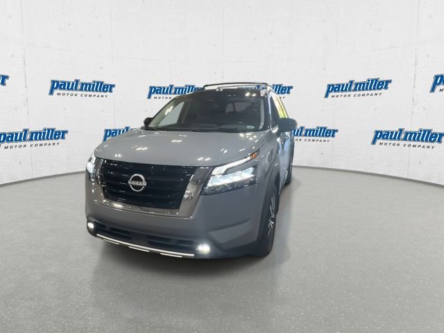 Used 2022 Gray Nissan Platinum image 4