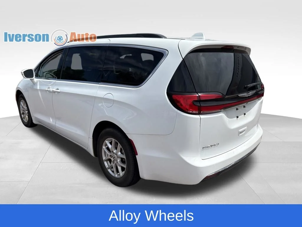 Used 2022 White Chrysler Touring L image 13