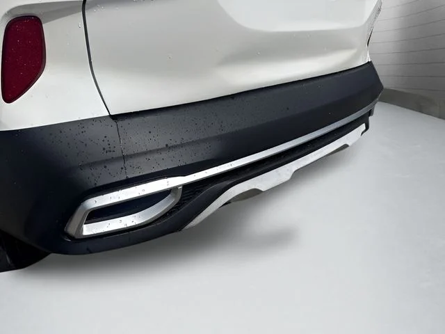 Used 2022 White Kia S image 24