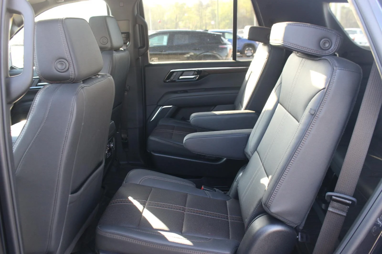 Used 2025 Dark Ash Metallic Chevrolet High Country image 35