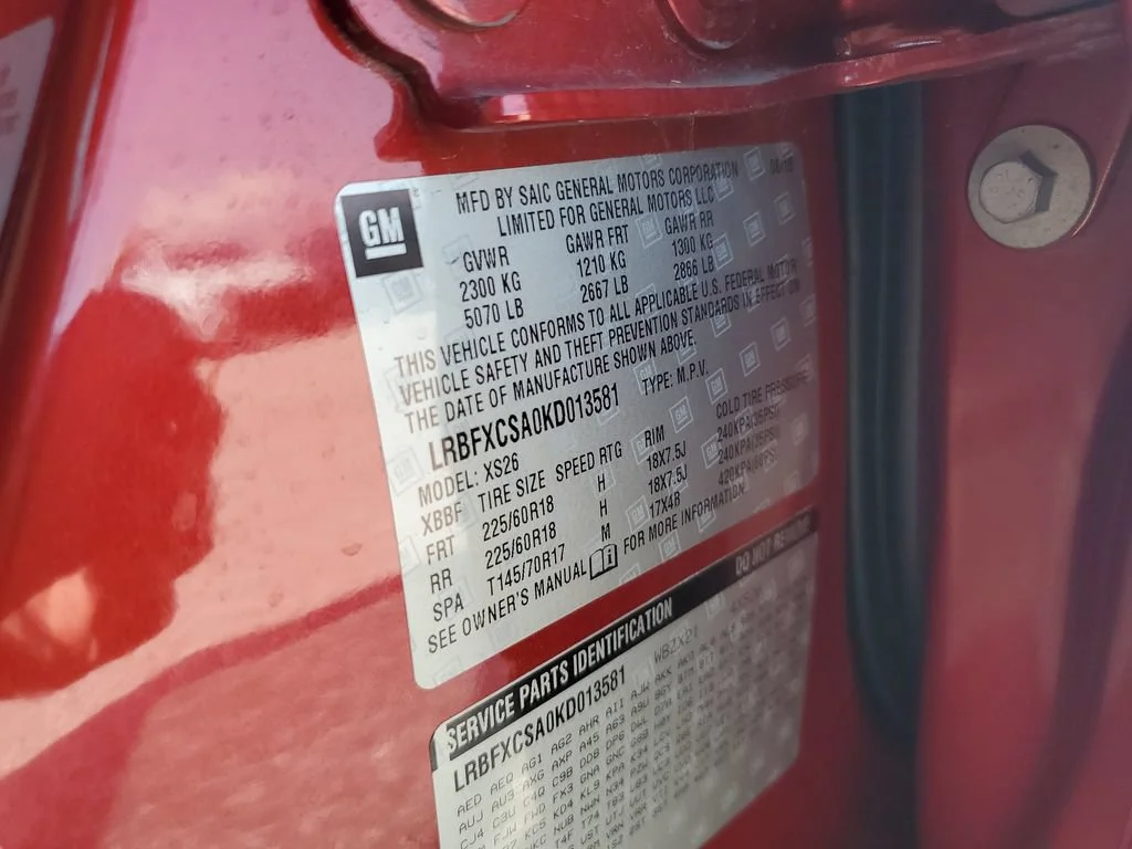 Used 2019 CHILI RED METALLIC Buick Essence image 28