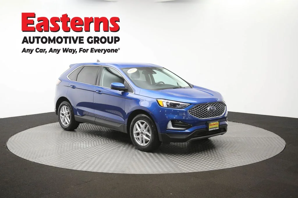 Used 2023 Blue Ford SEL image 51