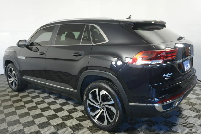 Used 2023 Deep Black Pearl Effect Volkswagen 2.0T SEL image 5