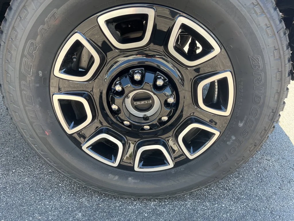 New 2026 Glacier Gray Metallic Tri-Coat Ford F-250® Platinum® image 11