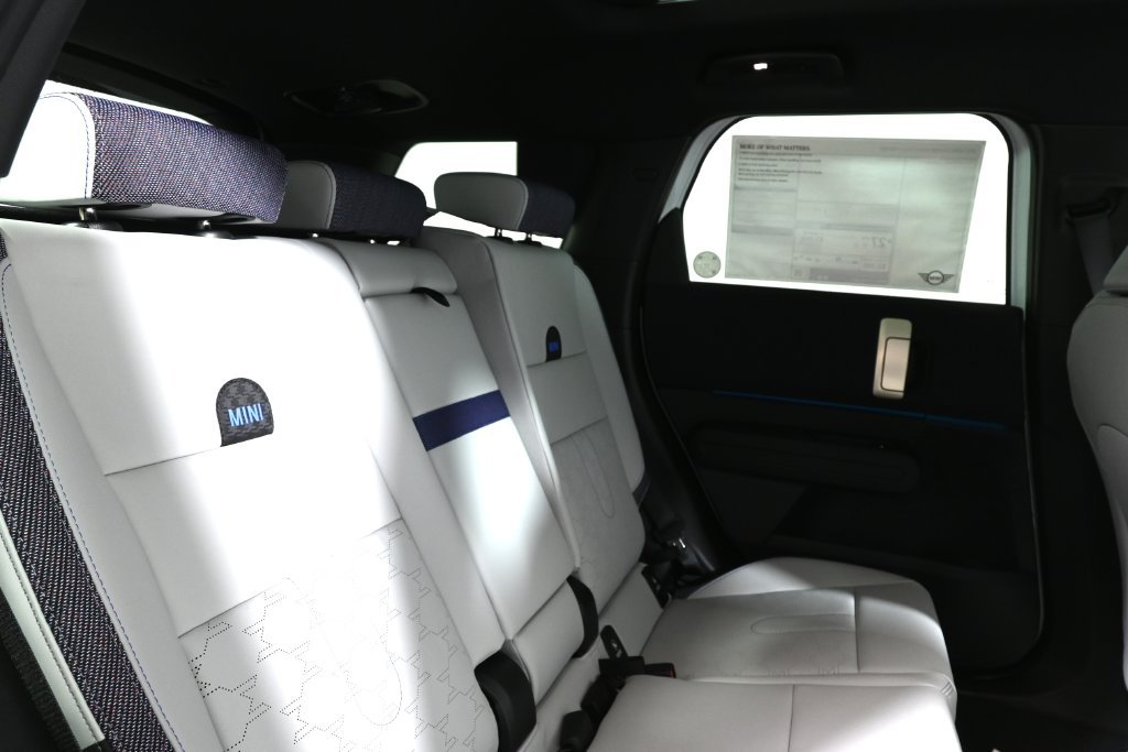 Used 2026 White MINI  image 33