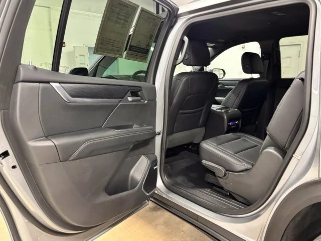 Used 2026 Sterling Metallic GMC Elevation image 18