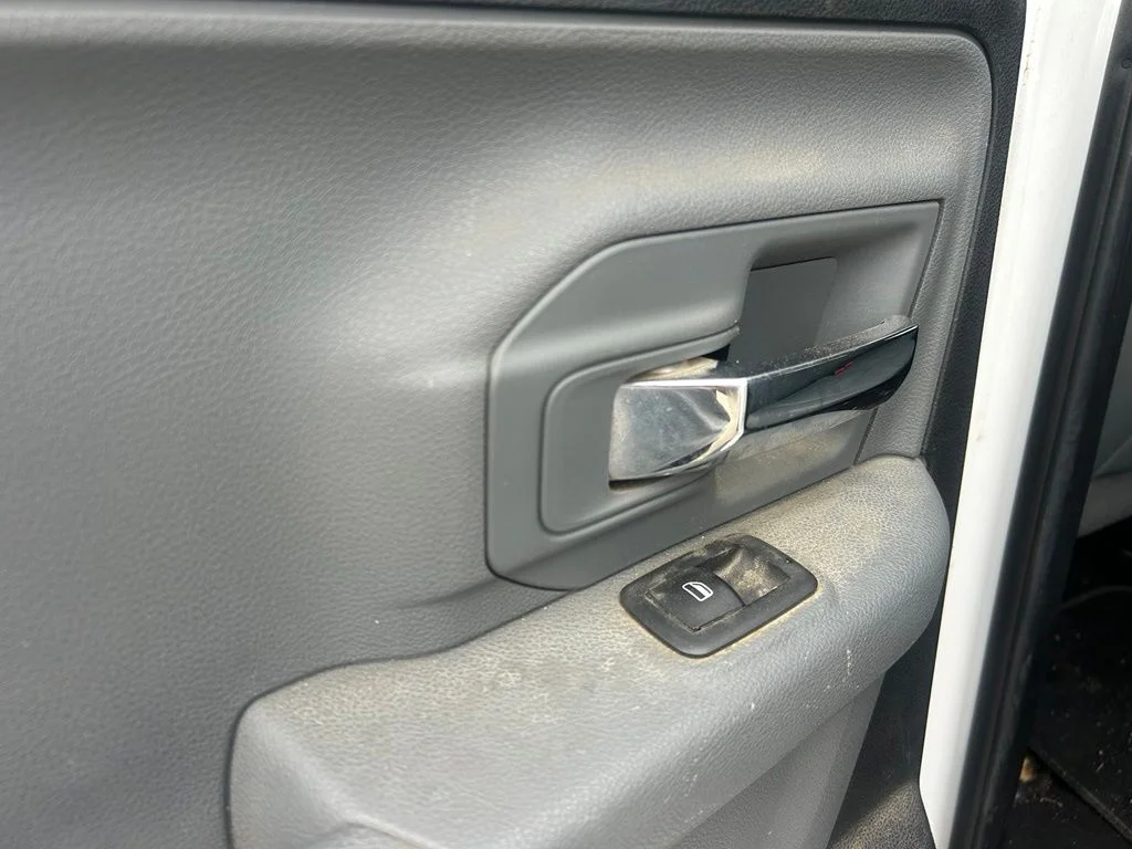 Used 2014 White Ram SLT image 24