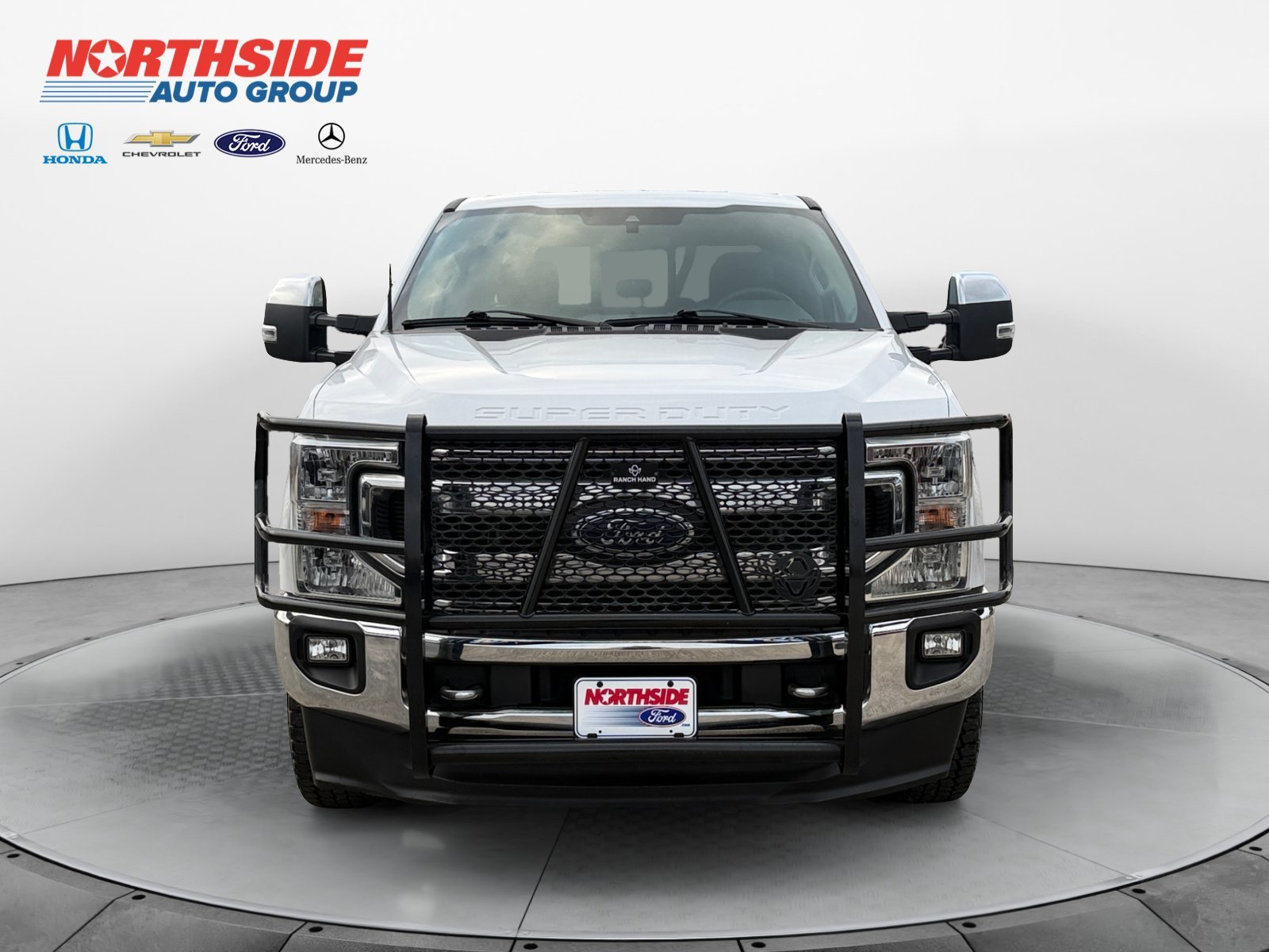 Certified Used 2022 Oxford White Ford XLT image 2