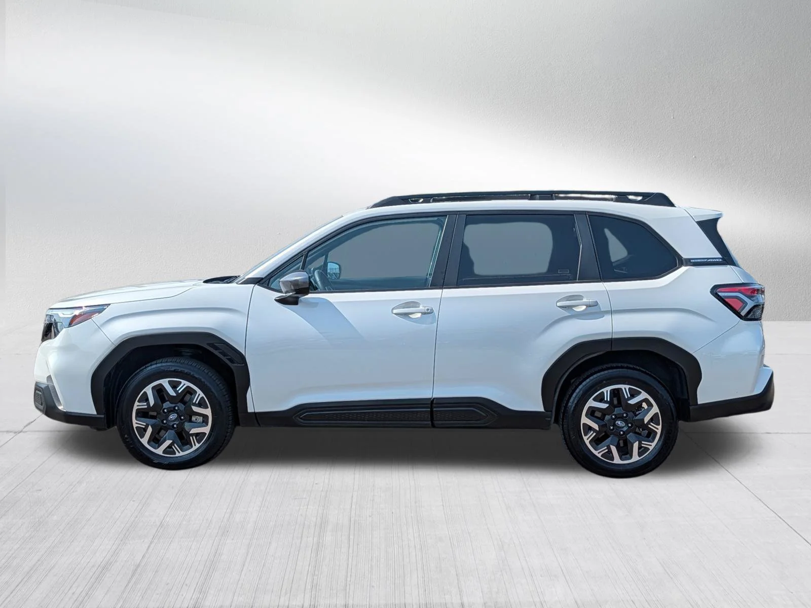 Used 2025 Crystal White Pearl Subaru Premium image 4