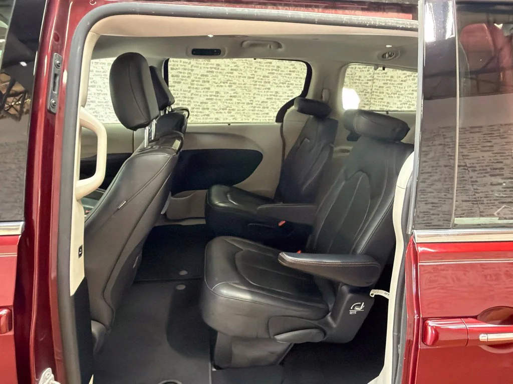 Used 2017 Velvet Red Pearlcoat Chrysler Touring L Plus image 16