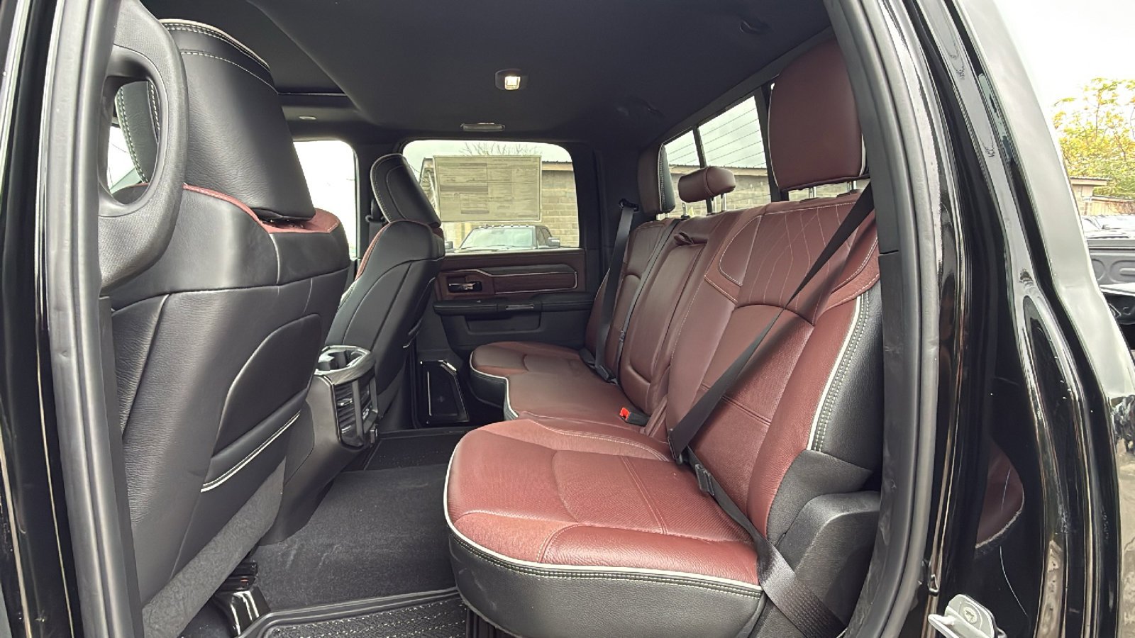 New 2025 Diamond Black Crystal Pearl-Coat Exterior Paint RAM Limited image 13